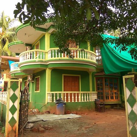 J.S Holiday Guest House Calangute Eksteriør billede