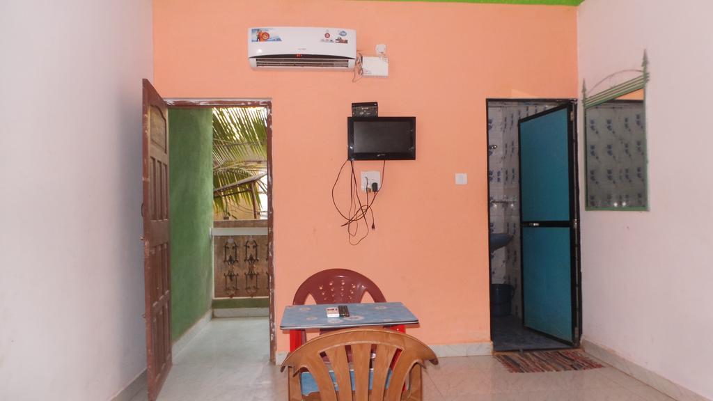 J.S Holiday Guest House Calangute Eksteriør billede