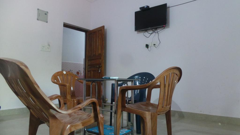 J.S Holiday Guest House Calangute Eksteriør billede