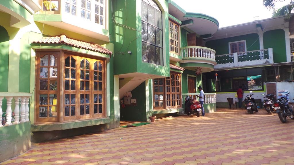 J.S Holiday Guest House Calangute Eksteriør billede